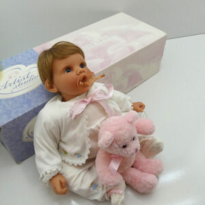 Lee Middleton Original Baby Doll w/ Teddy Bear Artist Studio Collection Box 3180